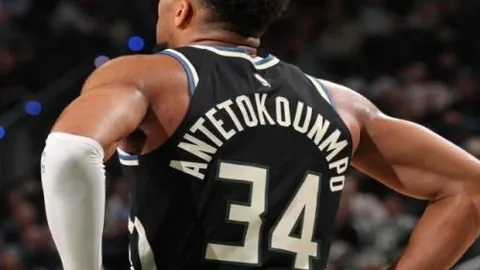 库里演绎天神降临，静雨赞其力斩灰熊双塔防线！